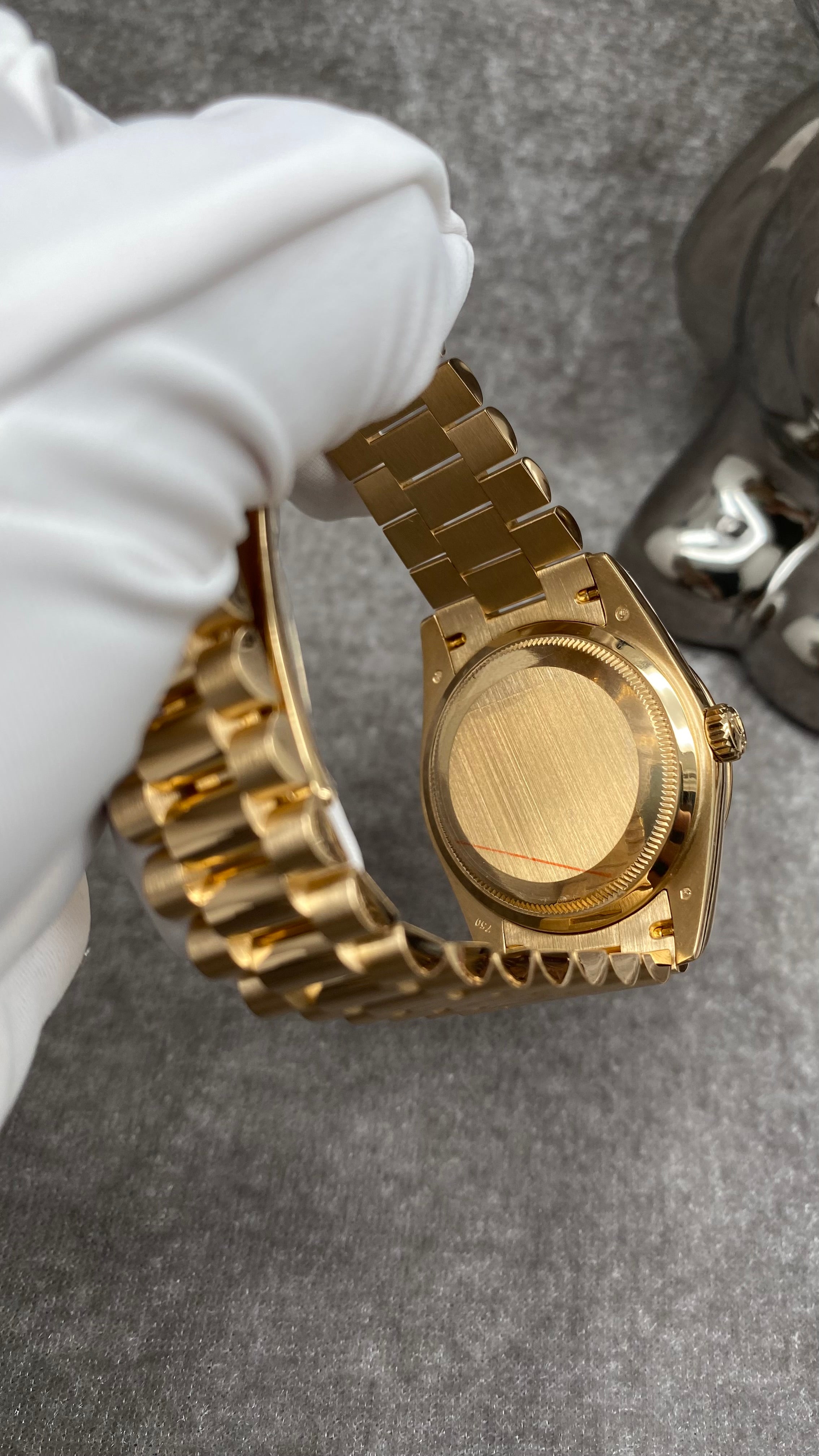 Rolex Day-Date 40mm Yellow Gold Diamond Bezel Midsize Watch
