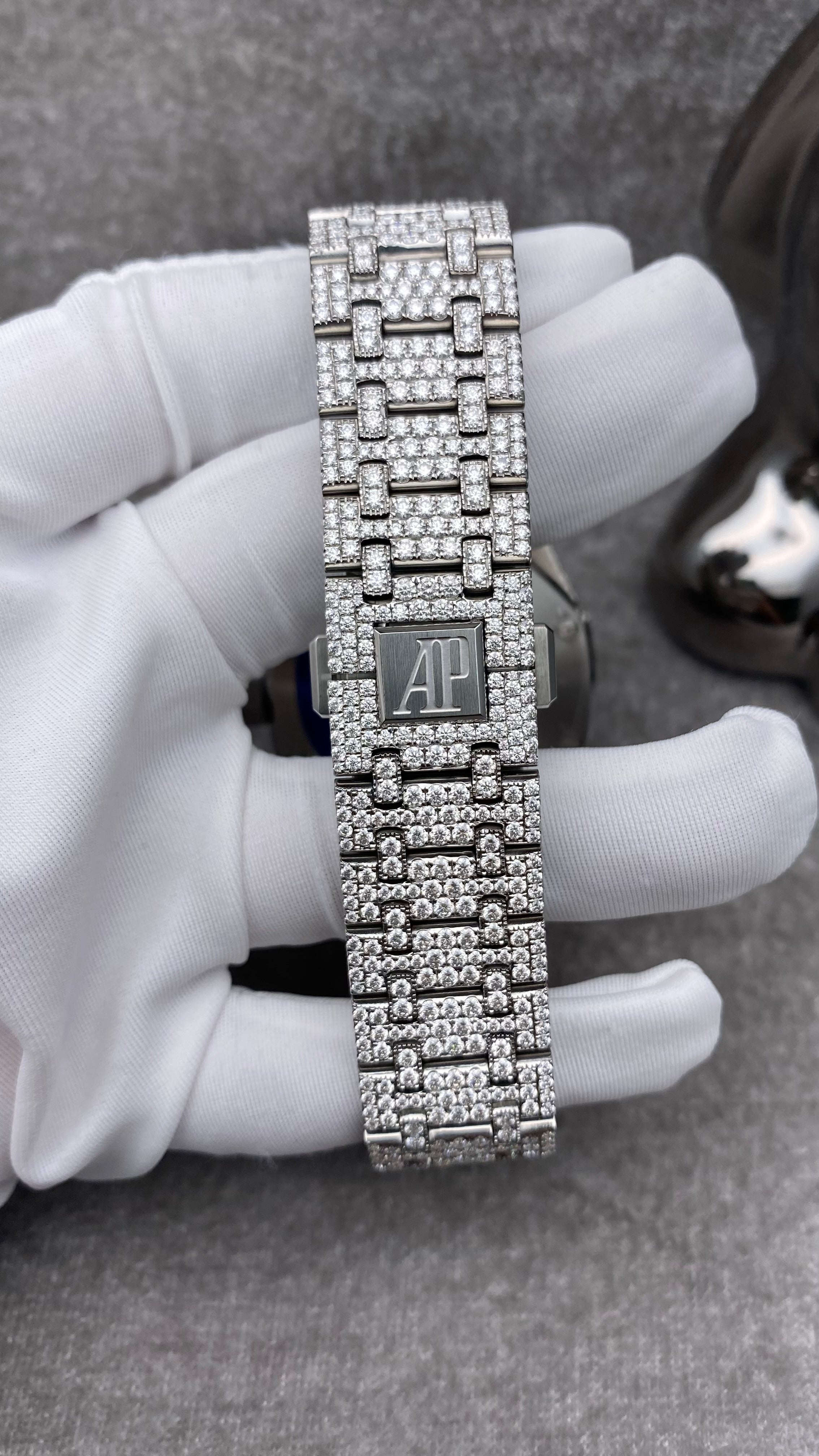 Customised Diamond Pavé Audemars Piguet Royal Oak 41mm Watch 15400ST