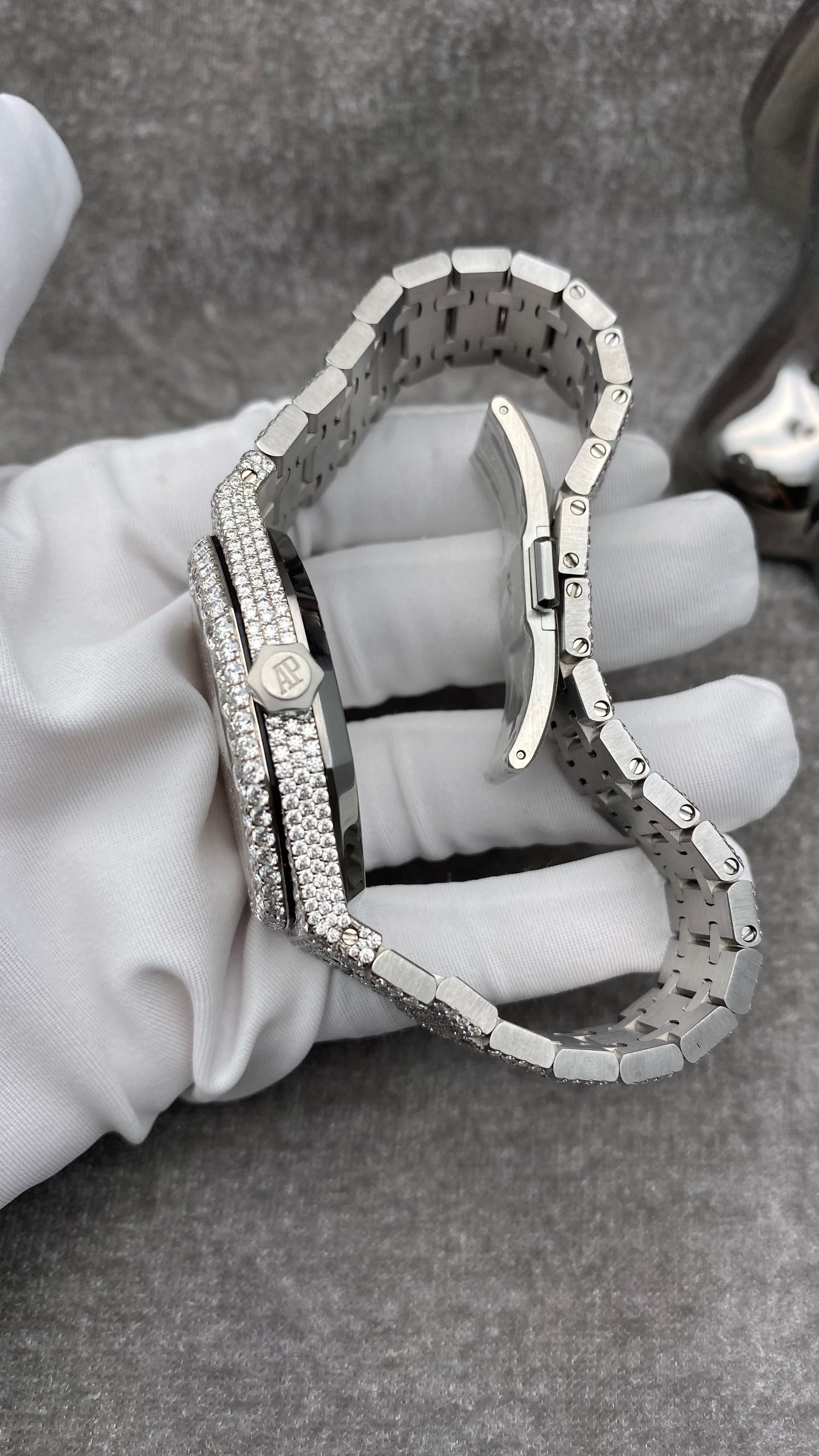 Customised Diamond Pavé Audemars Piguet Royal Oak 41mm Watch 15400ST