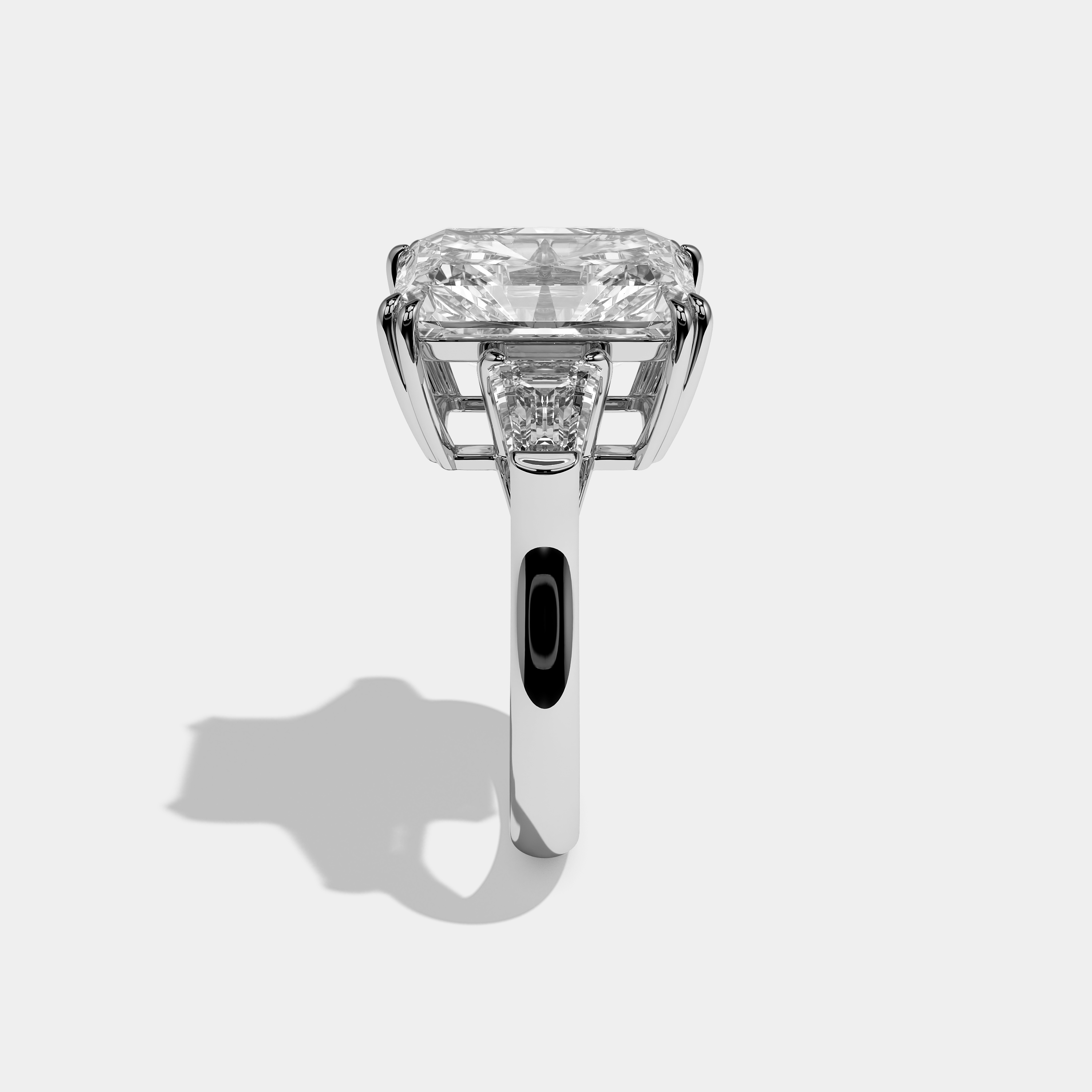 Side View – Kurbãni Durjini Solenne Étoile Diamond Radiant Halo Engagement Ring