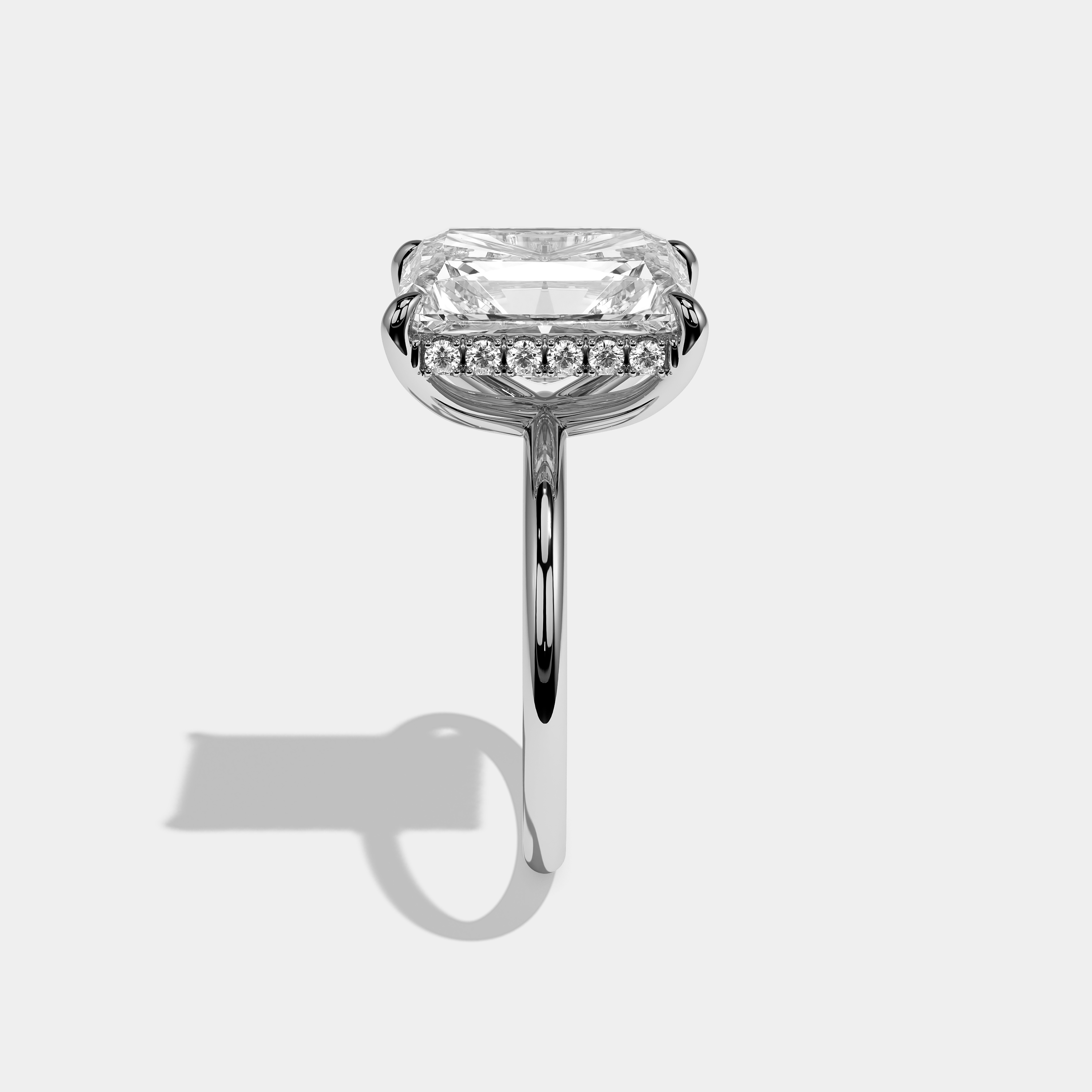Side view Thalor Étoile Diamond Radiant Halo Engagement Ring 18K White Gold Kurbãni Durjini