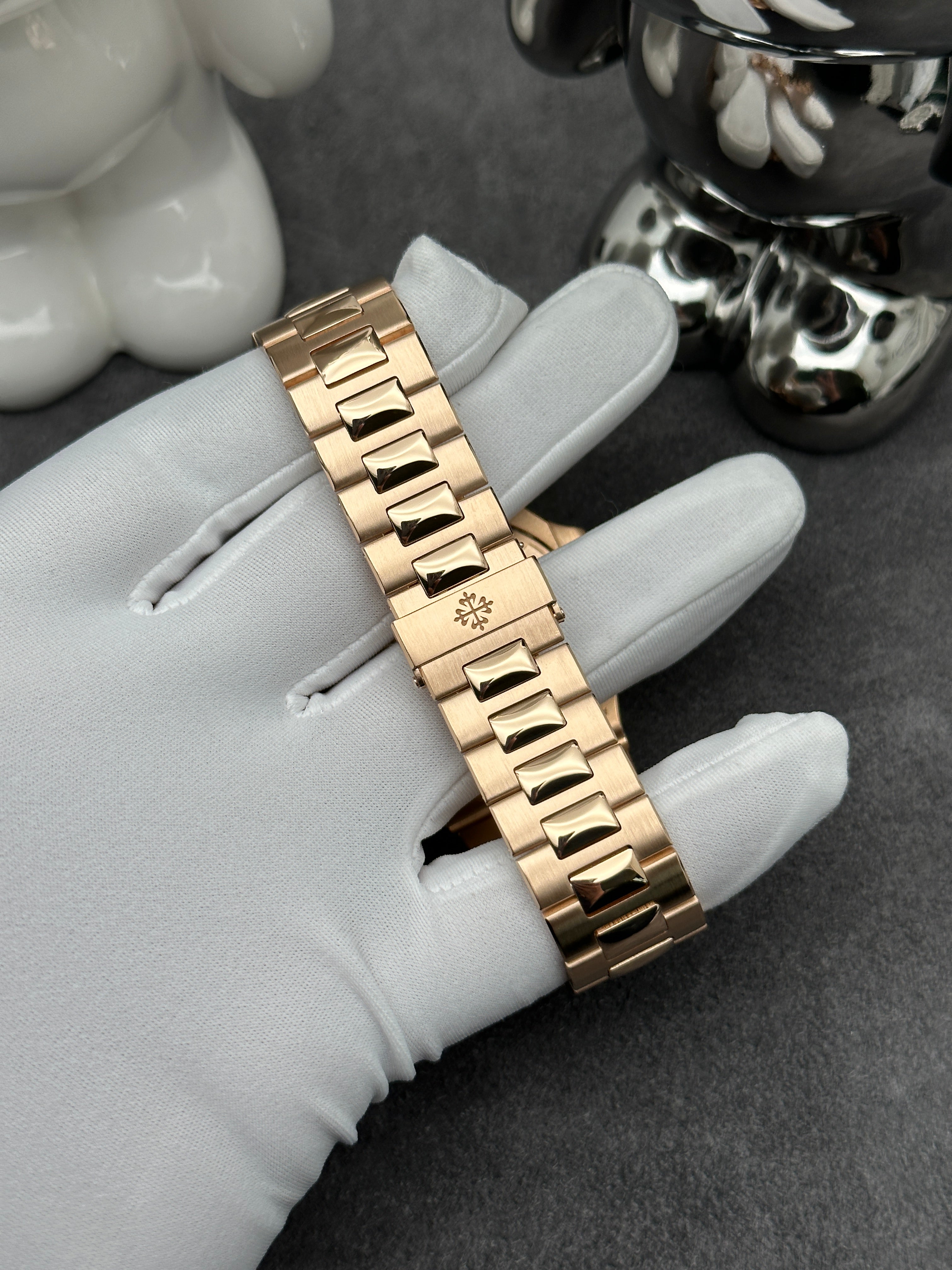 PATEK PHILIPPE NAUTILUS ROSE GOLD 5711/1R-001