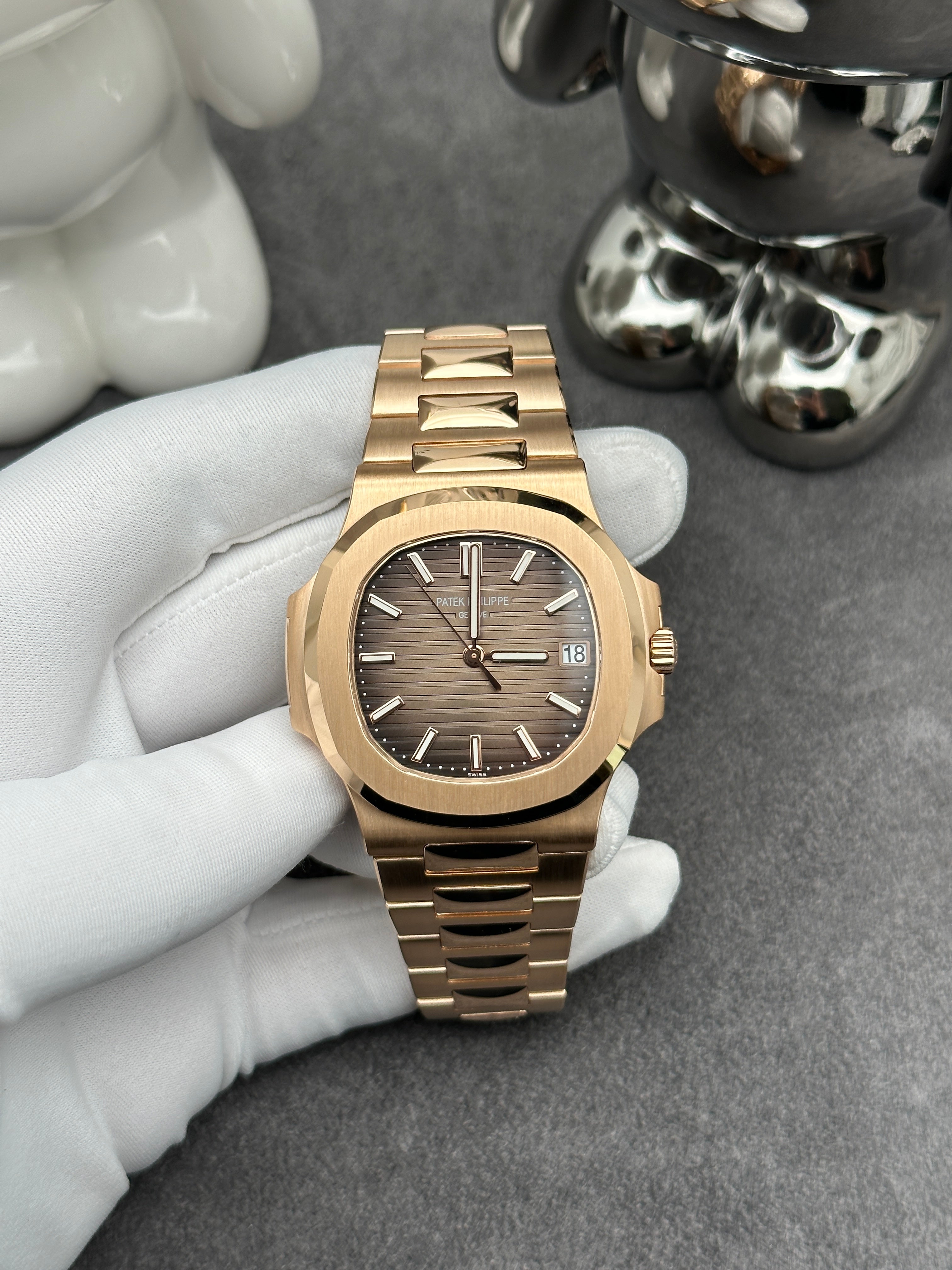 PATEK PHILIPPE NAUTILUS ROSE GOLD 5711/1R-001
