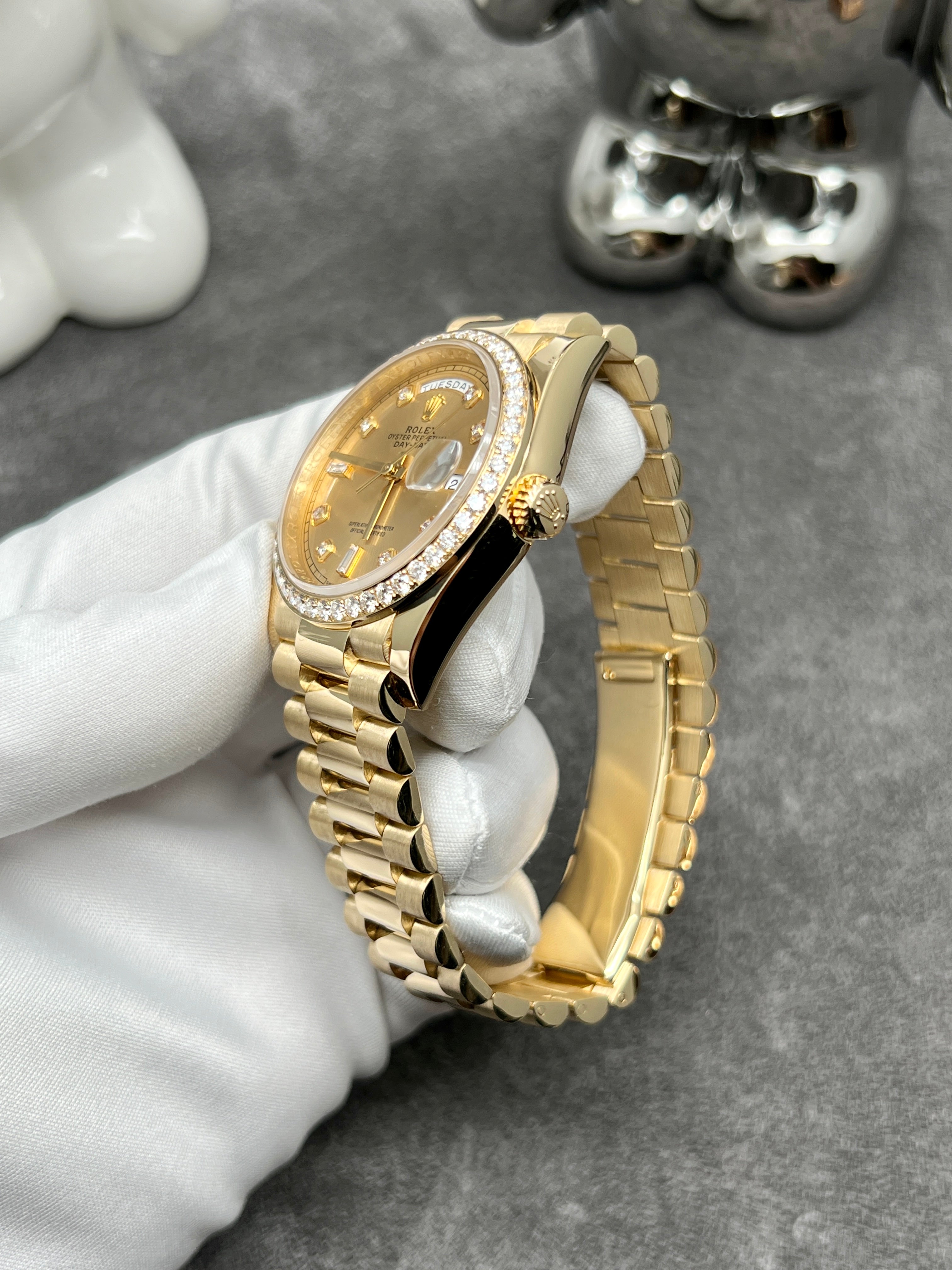 Rolex Day-Date 40mm Yellow Gold Diamond Bezel Midsize Watch