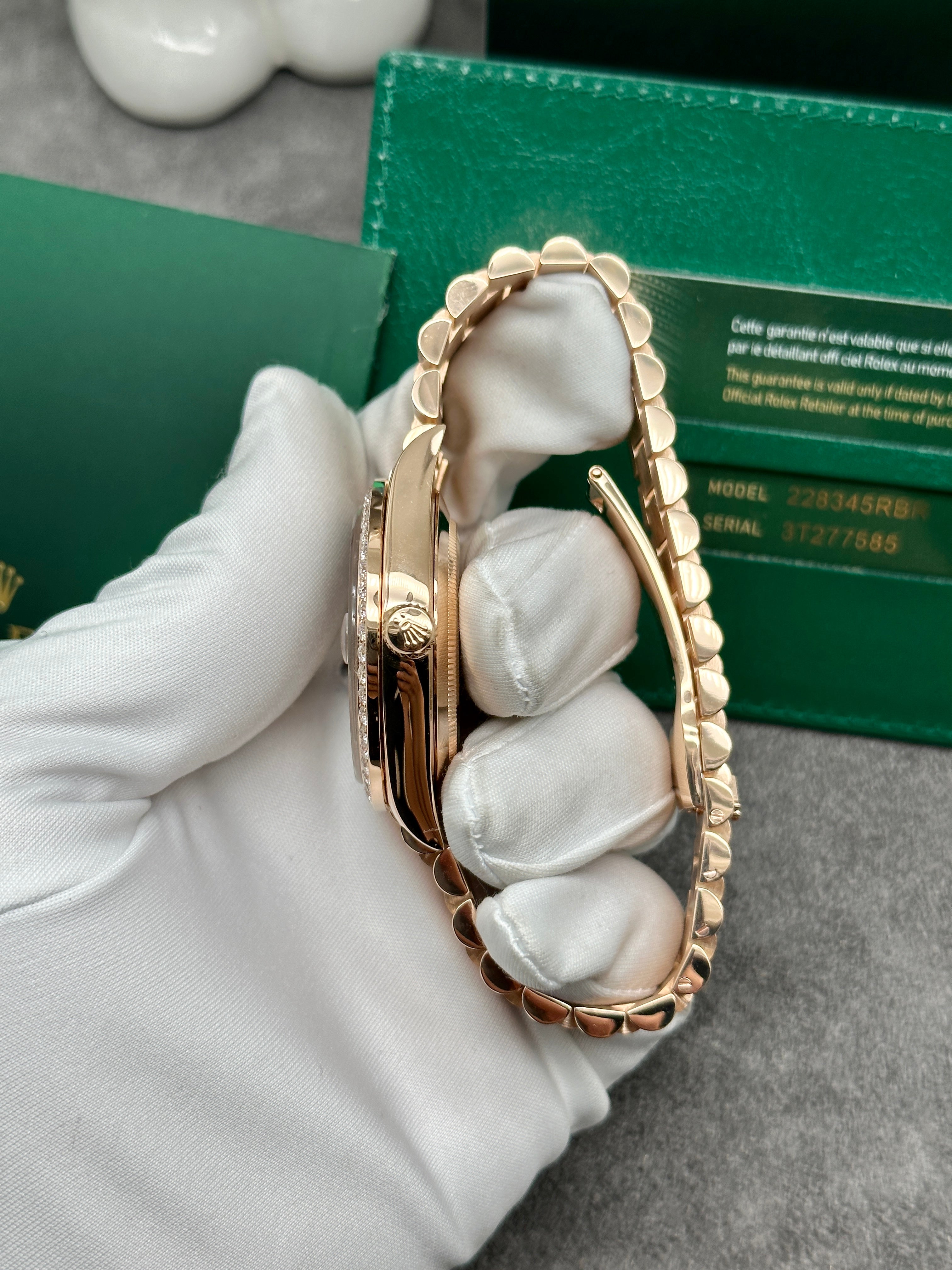 Rolex Day-Date 40 Rose Gold Diamond Bezel Diamond-Paved
