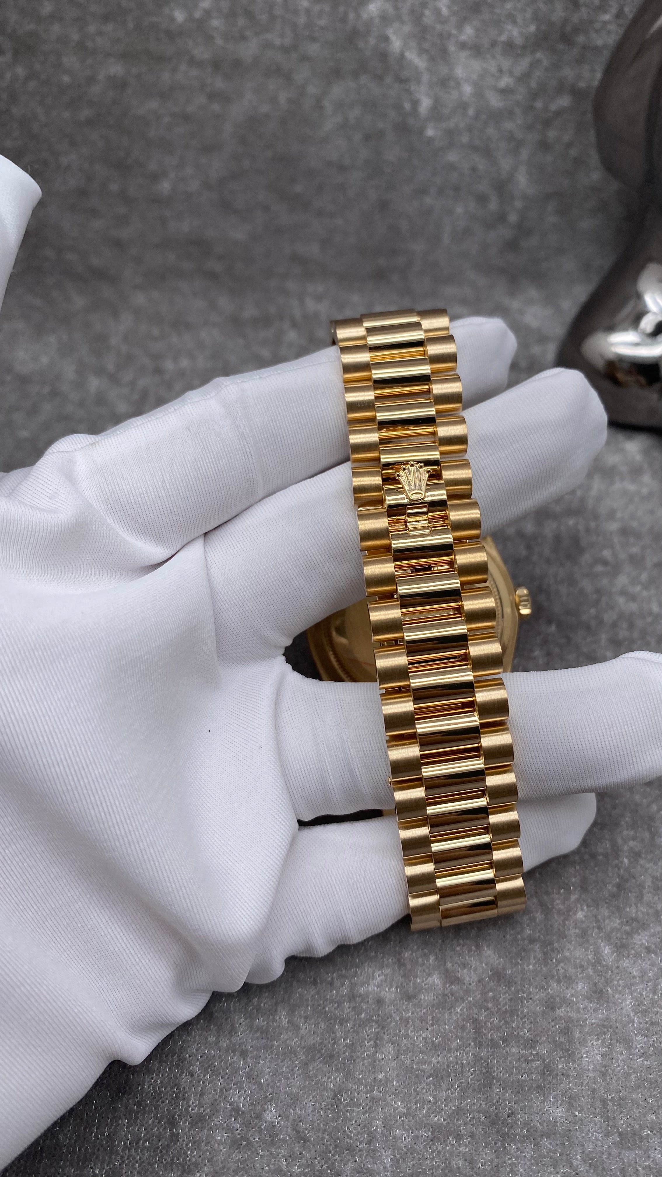 Rolex Day-Date 40mm Yellow Gold Diamond Bezel Midsize Watch