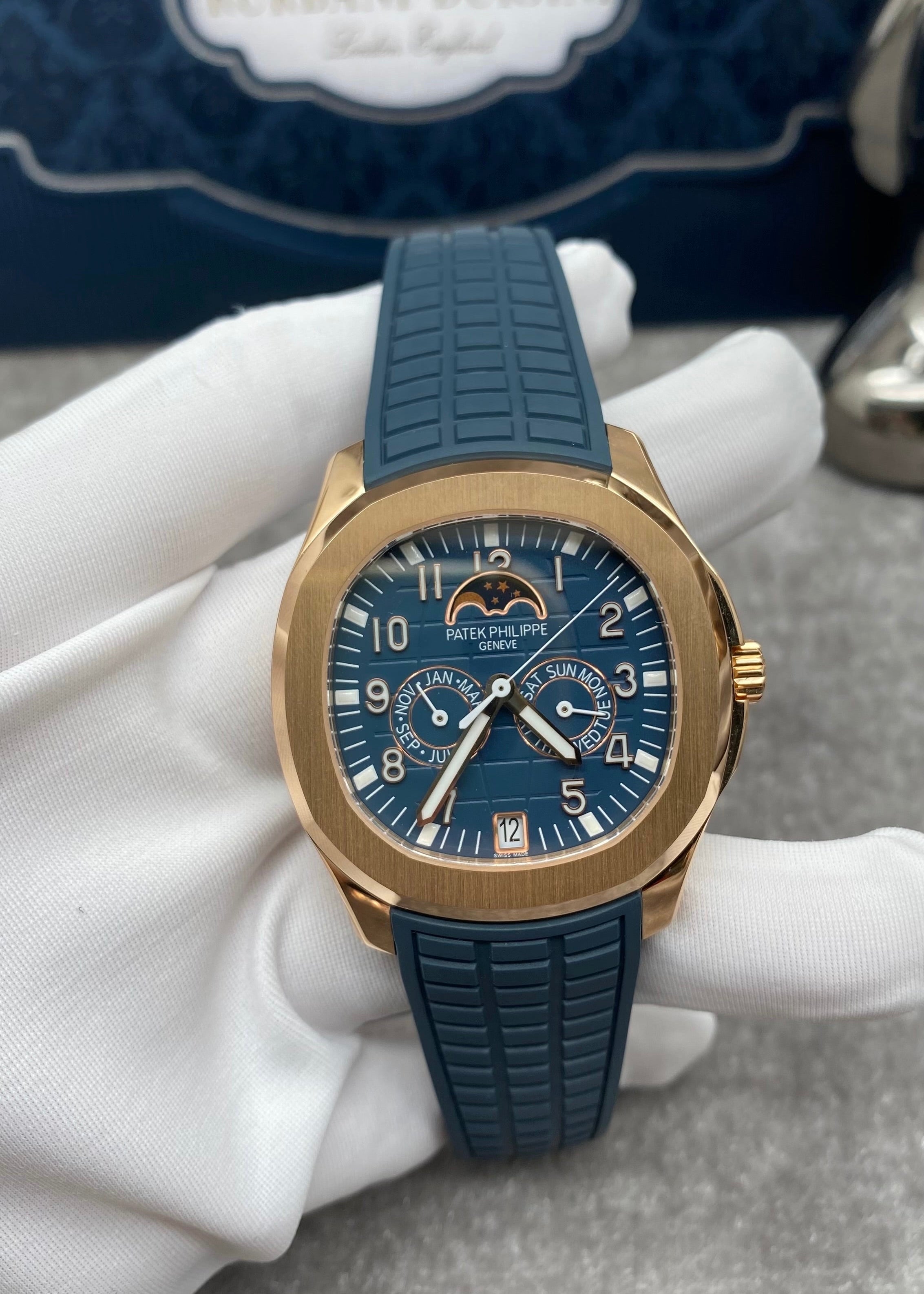 Patek philippe Aquanaut 5261r-001 Blue Dial Rose Gold 40mm 2024 Watch