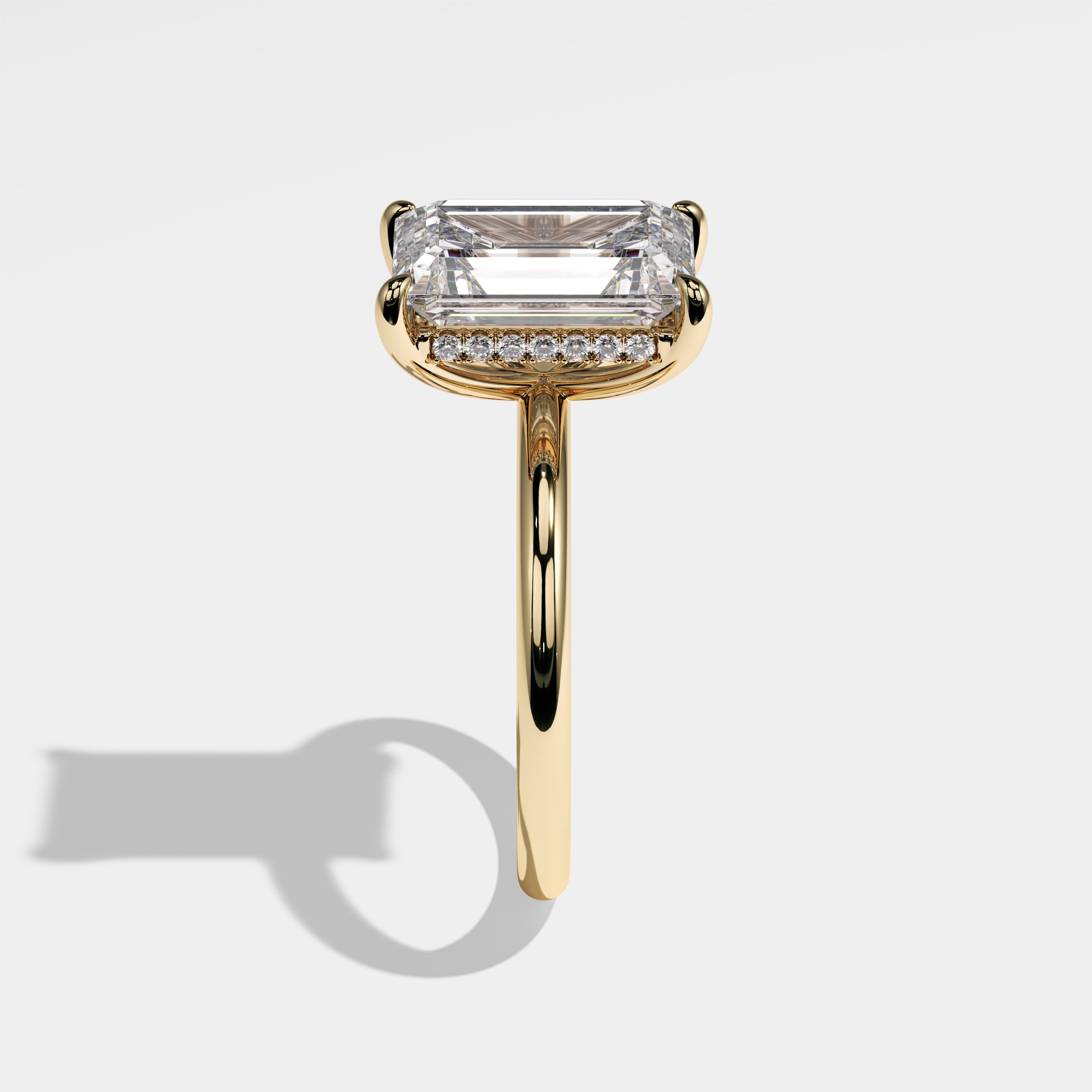 Side View – Kurbãni Durjini Emerald Halo Engagement Ring Yellow Gold