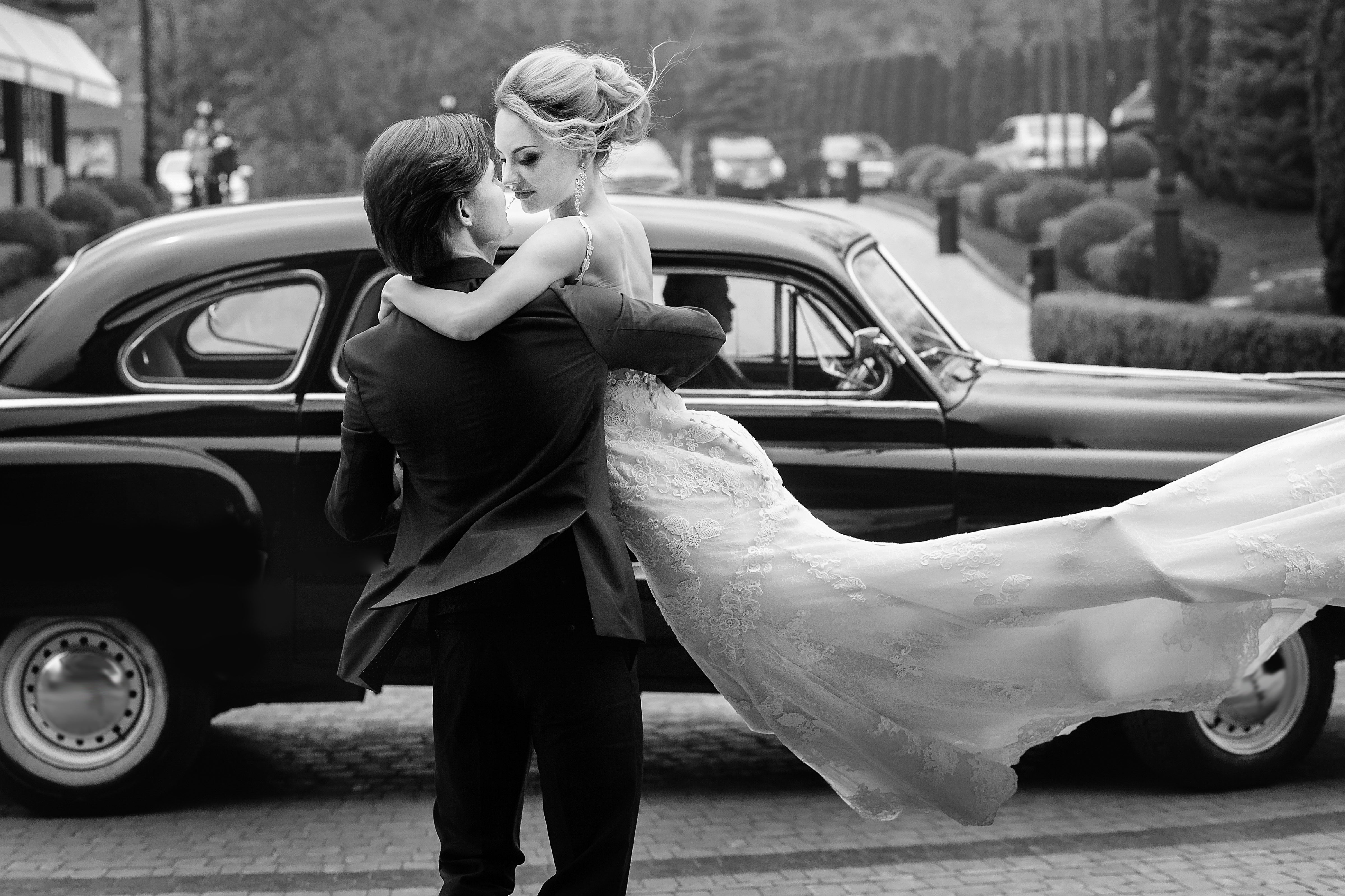 How to Buy a Diamond Ring Online Without Ever Visiting a Store