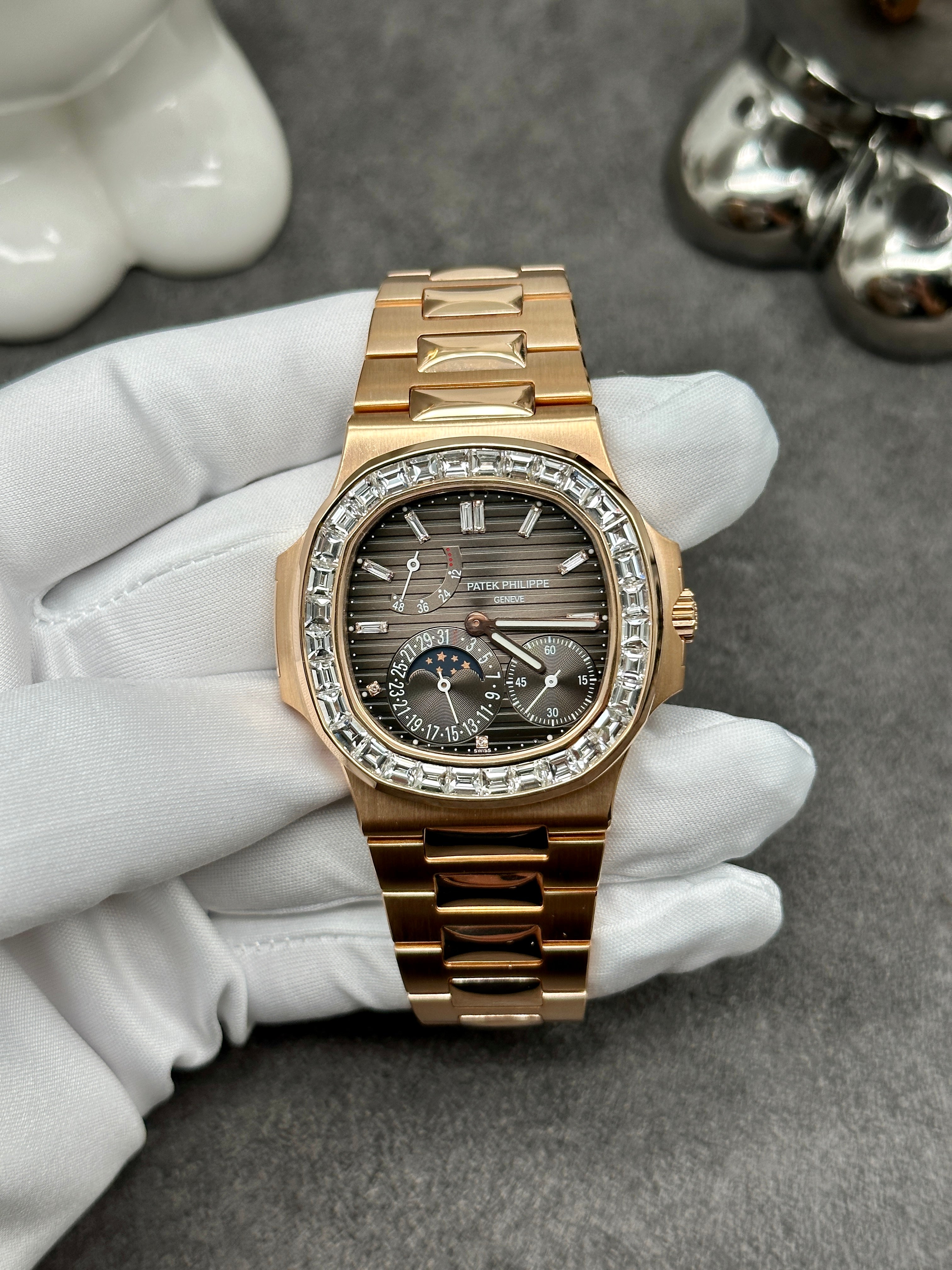 Patek Philippe Nautilus – 5712 – 18K Rose Gold