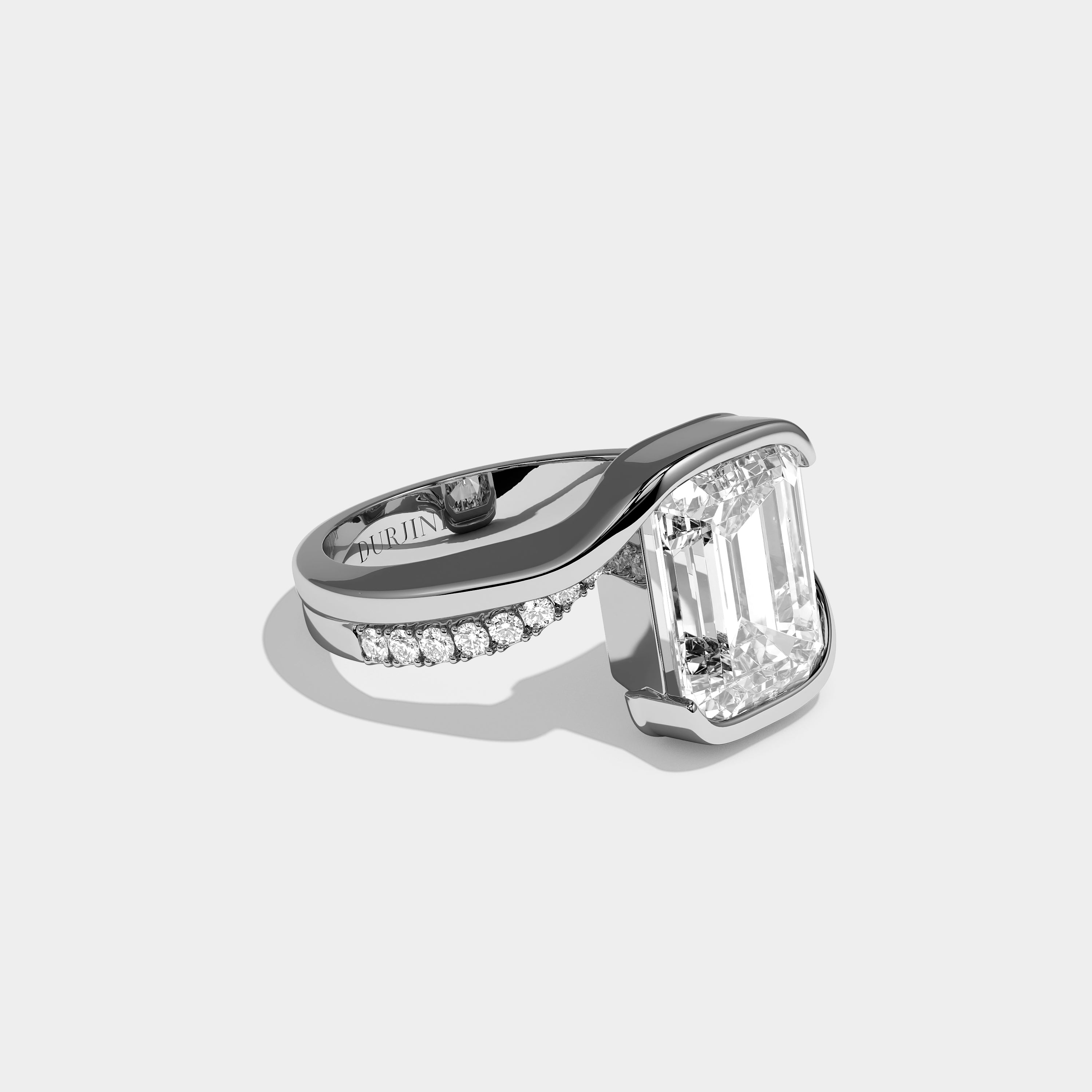 Right View – Kurbãni Durjini Virelle Étoile Diamond Emerald Engagement Ring