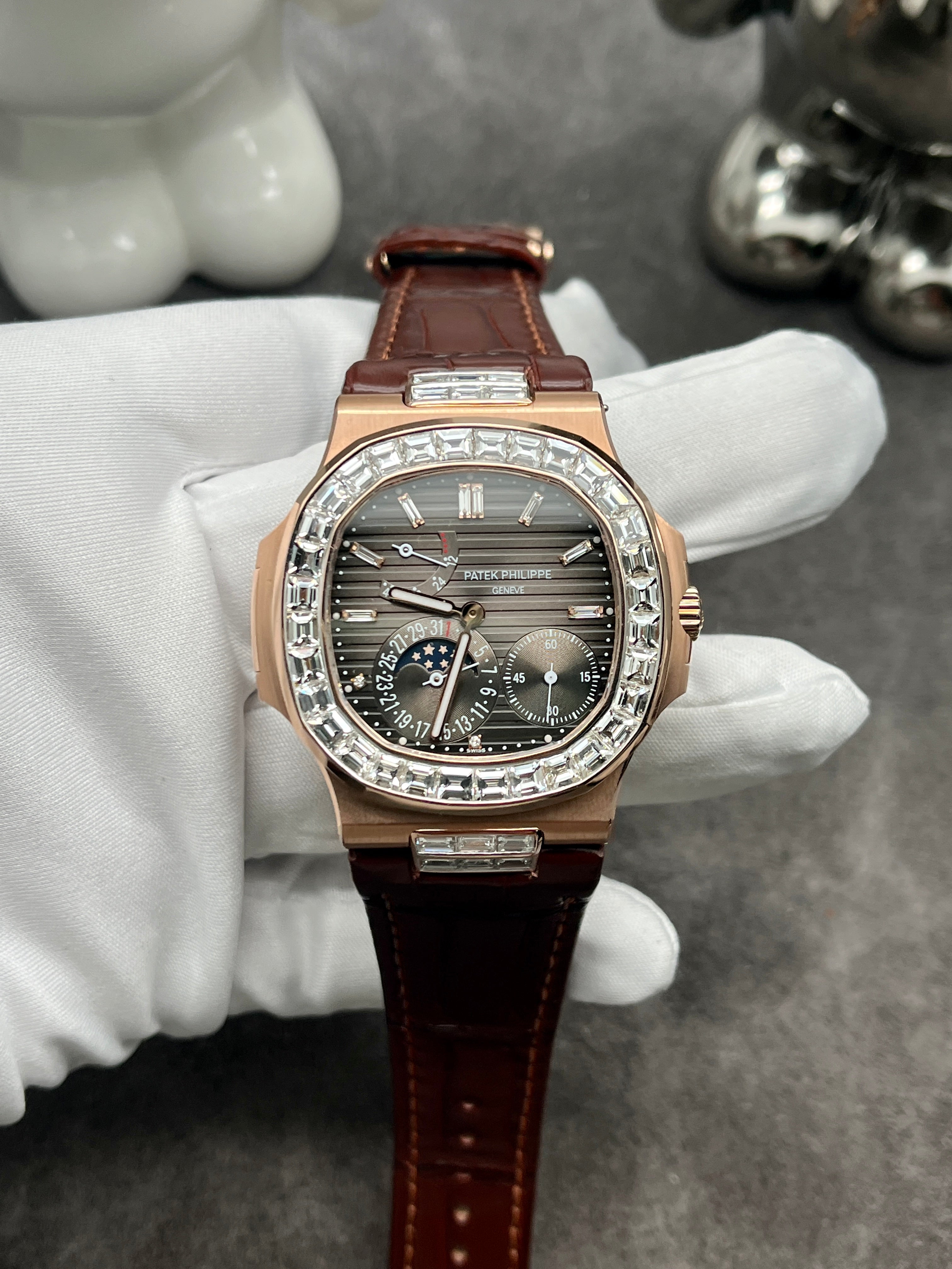 PATEK PHILIPPE RARE NAUTILUS 3712/1A-001 ROSE GOLD DIAMOND BEZEL