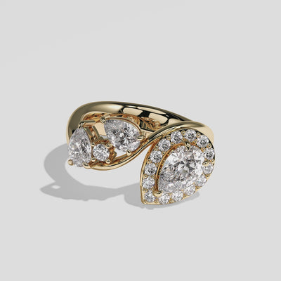 360 degree View – Kurbãni Durjini Blanche Diamond Pear Engagement Ring Yellow Gold