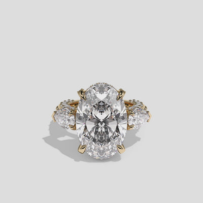 Shira Ravenscourt diamond oval halo engagement ring in 18K yellow gold by Kurbãni Durjini, 360-degree view